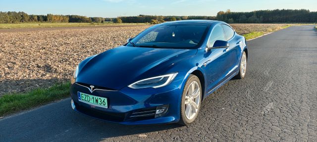 Tesla Model S 75D -