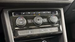 Fahrzeugabbildung Volkswagen Touran 1.2 TSI Sound Navi AppConnect ACC 16"