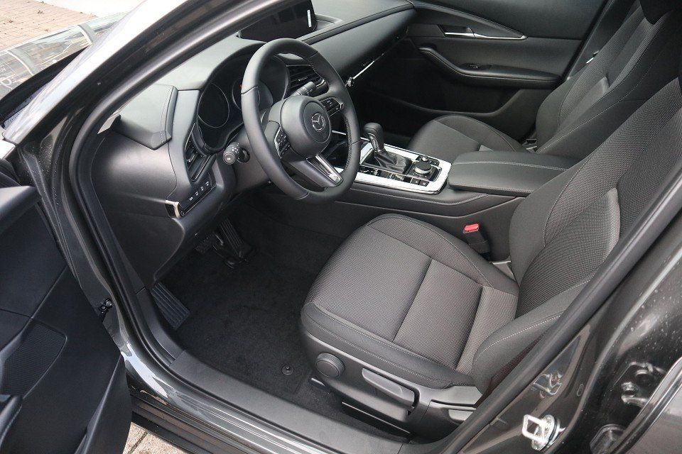 Fahrzeugabbildung Mazda CX-30 2025 M-Hybrid Centre-Line G-140 AT DESI NA