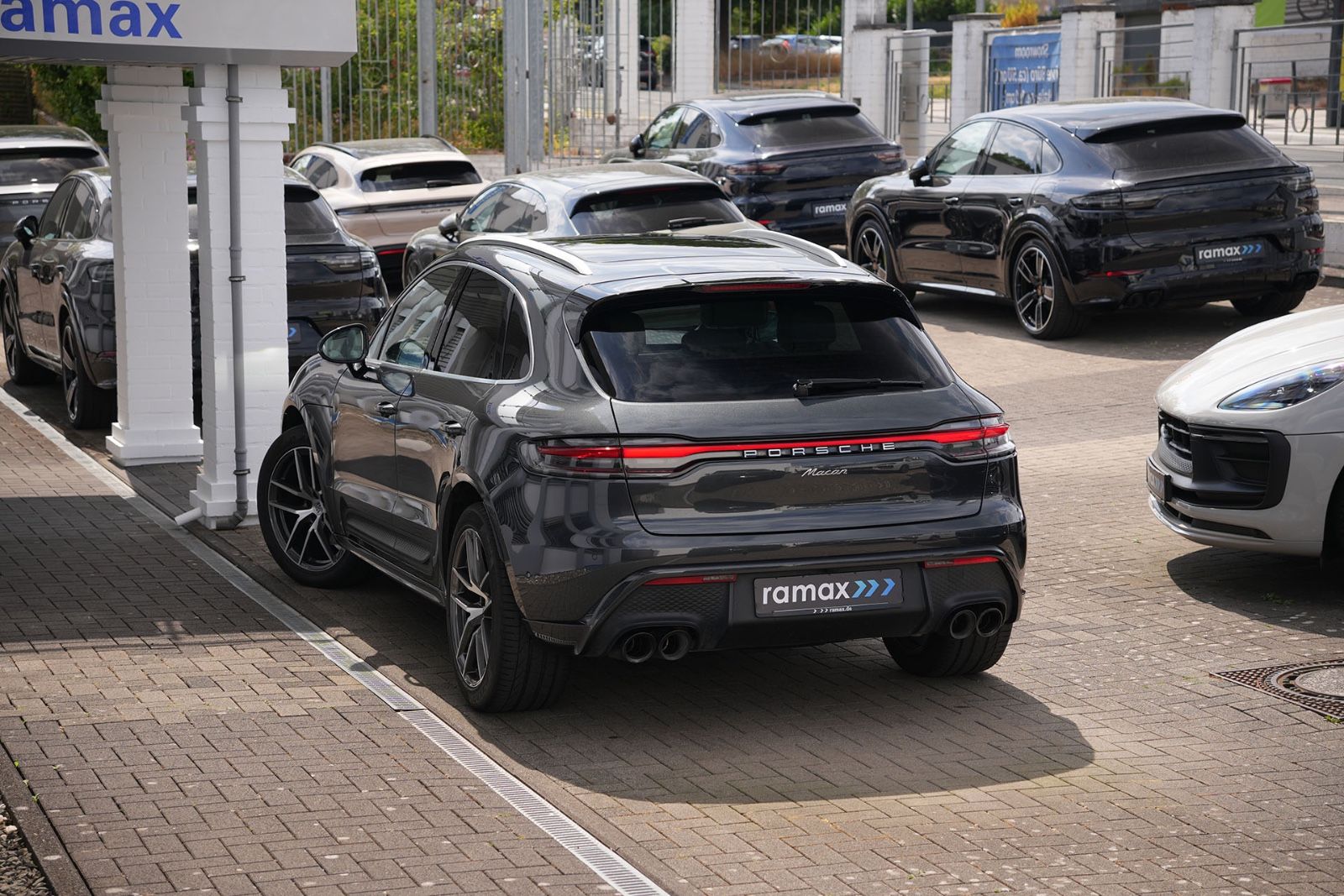 Porsche Macan LEDER KREIDE-ACC-LUFTF-PANO-SPORTABG.-VOLL foto 8