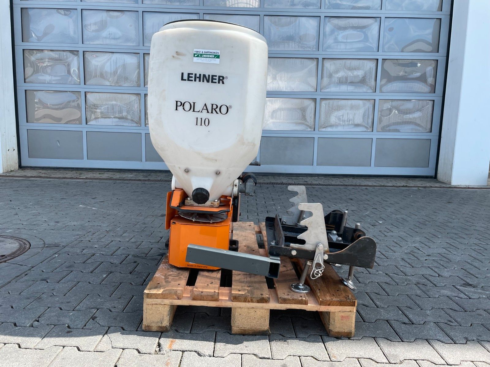 Fahrzeugabbildung Kramer 8085 / 175h / Schneeschild / Steuer / Kehrbesen