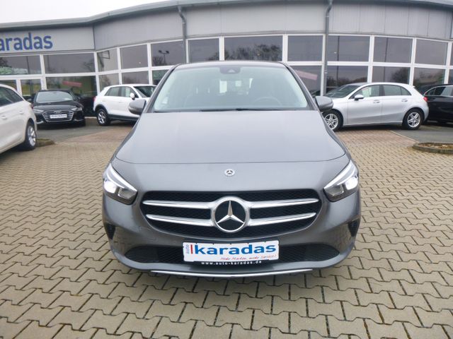 Fahrzeugabbildung Mercedes-Benz B 180 >AUT/AHK/NAV/KAM/PDC/LED<