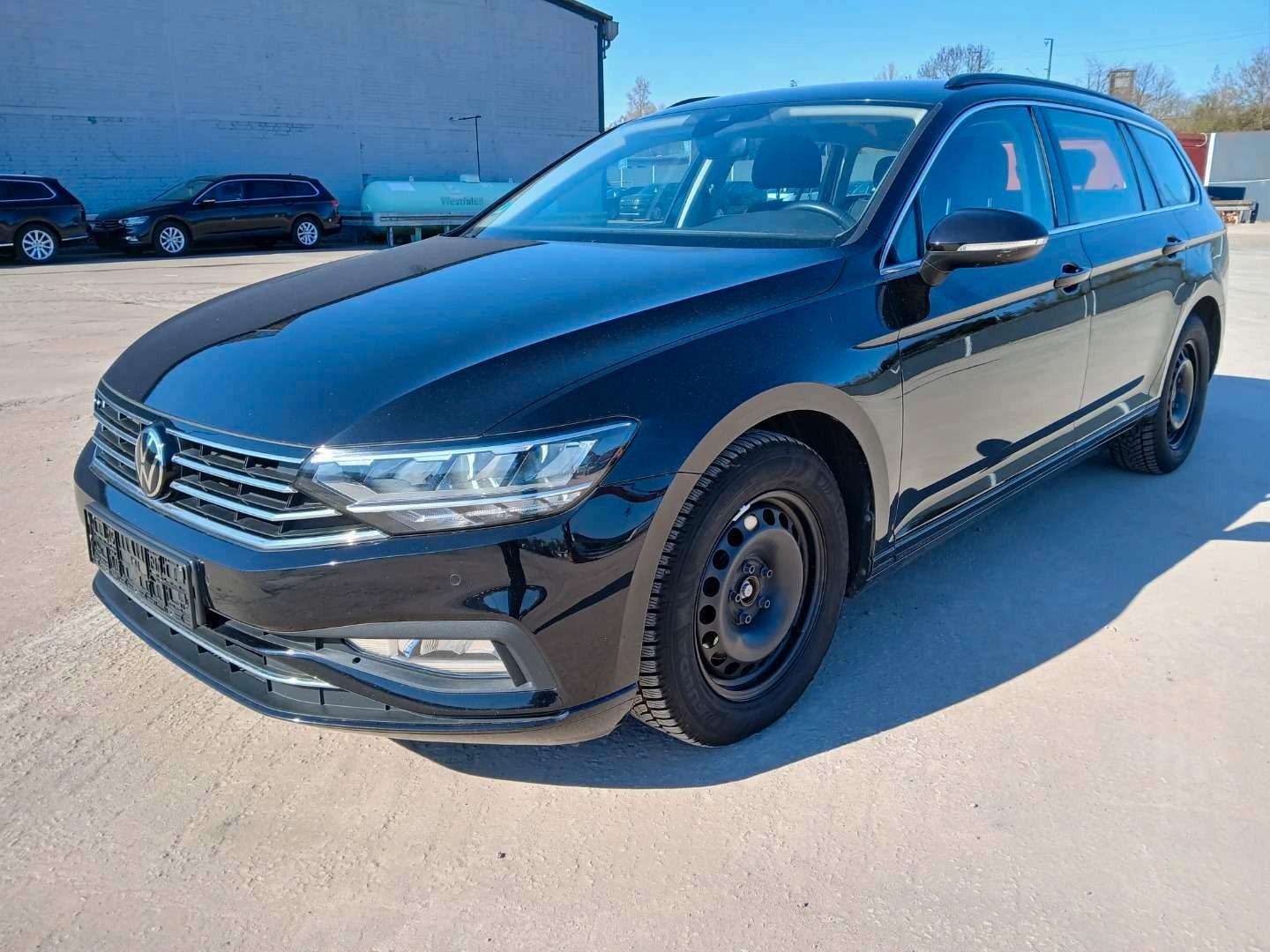 Volkswagen Passat Var DSG KAM LED NAV ACC MASSAGE LANE CARP