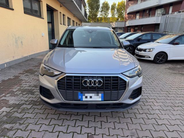 Audi AUDI Q3 45 TFSI e S tronic PHEV imagem 2