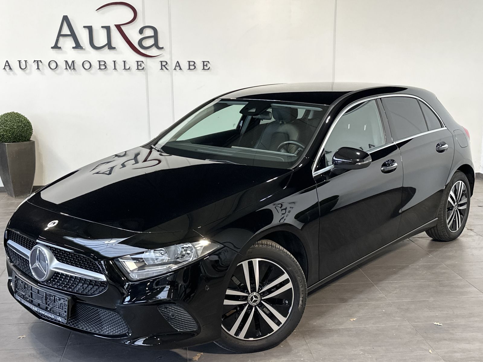 Fahrzeugabbildung Mercedes-Benz A 250e Progressive NAV+KEYLESS+TEMPO+PARKASSIST