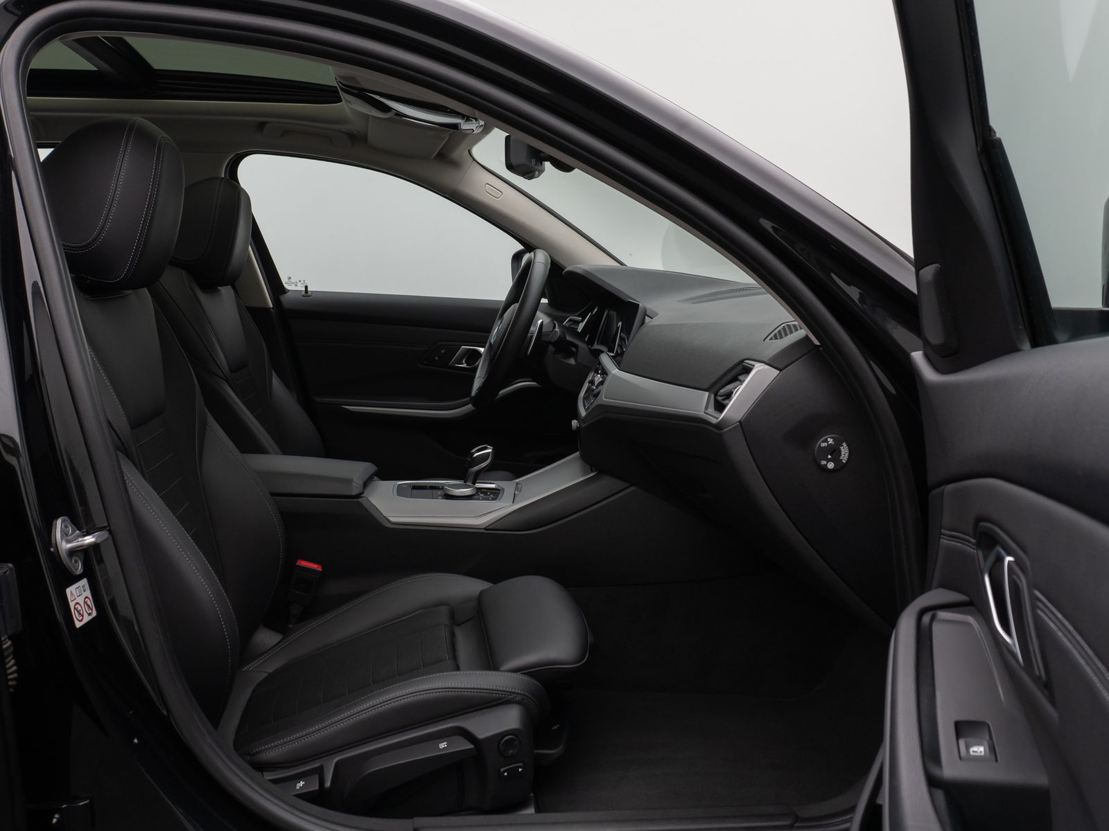 Fahrzeugabbildung BMW 320d Panorama Laser PDC HUD HiFi Komfort Alarm