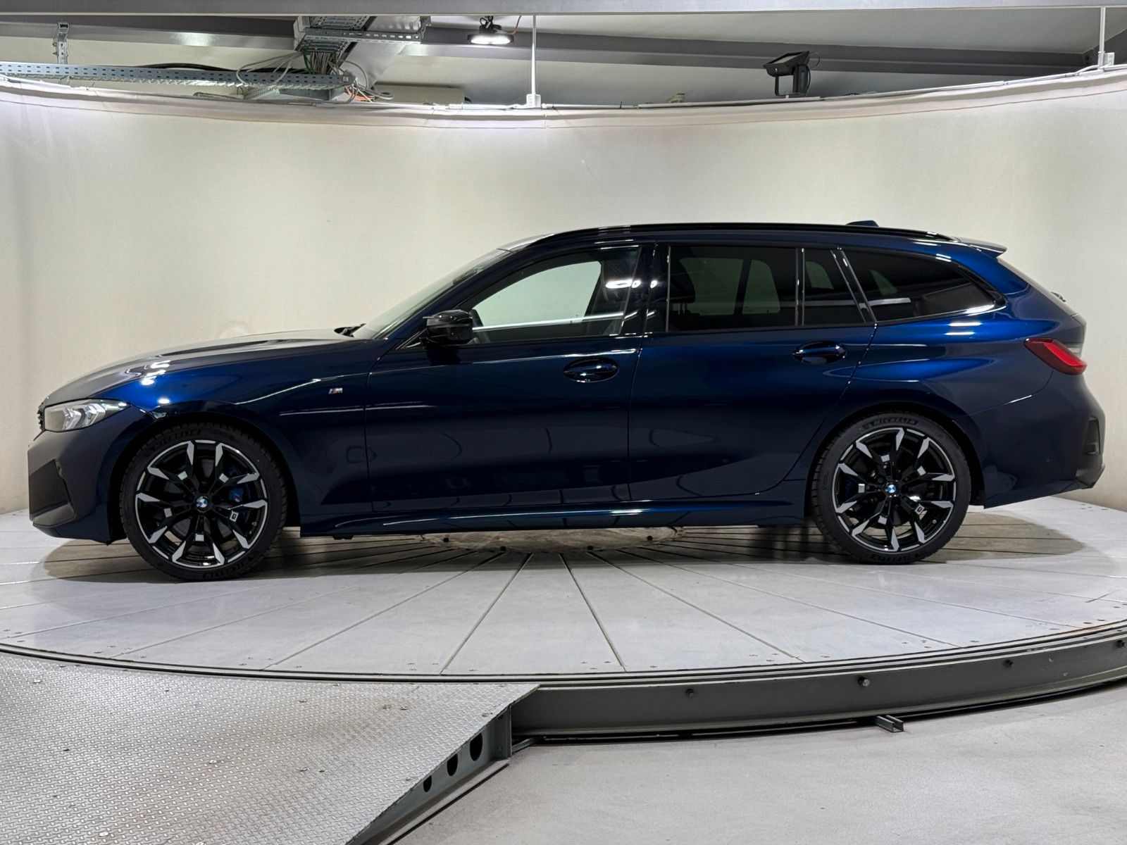 BMW M340i xDrive Touring HUD HiFi 360° Pano Memory foto 2