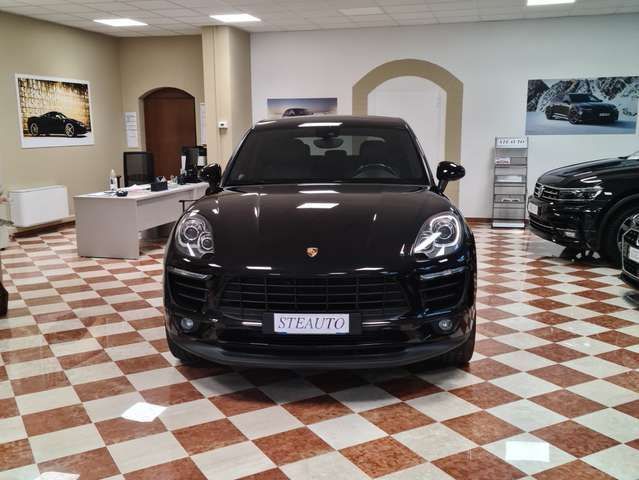 PORSCHE Macan