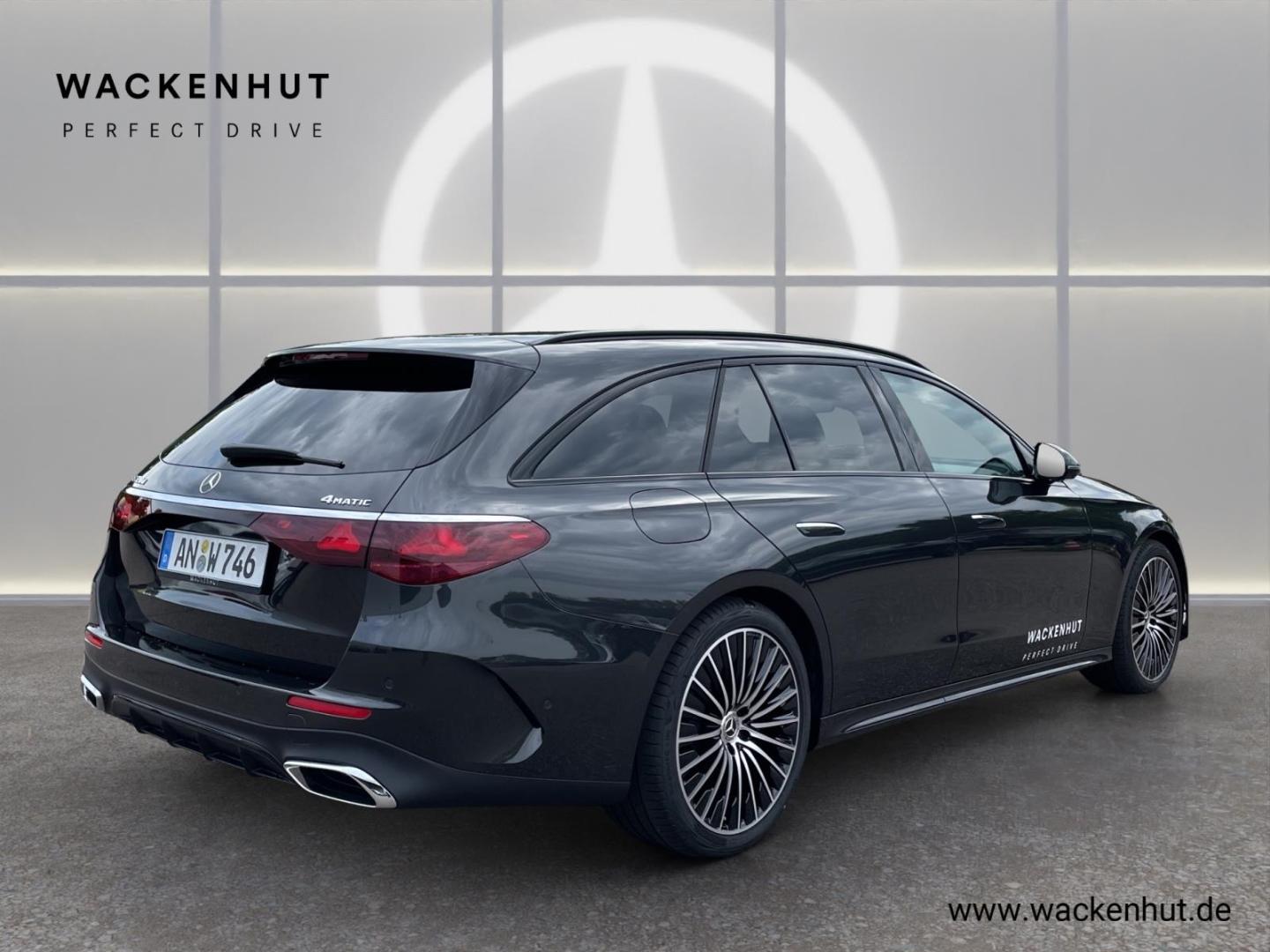 Mercedes-Benz E 220 d 4MATIC T-Modell AMG AHK-klappbar El. Pan