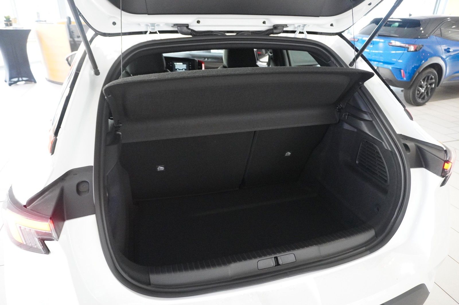 Fahrzeugabbildung Opel Mokka-e GS Line 18"ALU/NAVI/LED/KAMERA/SHZ/PDC