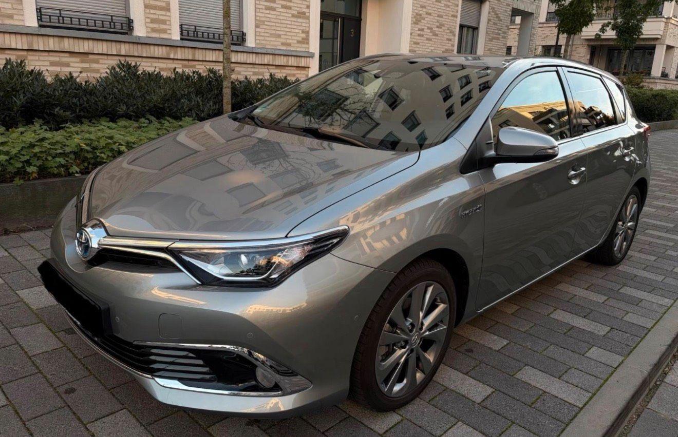 Toyota Auris Touring Sports