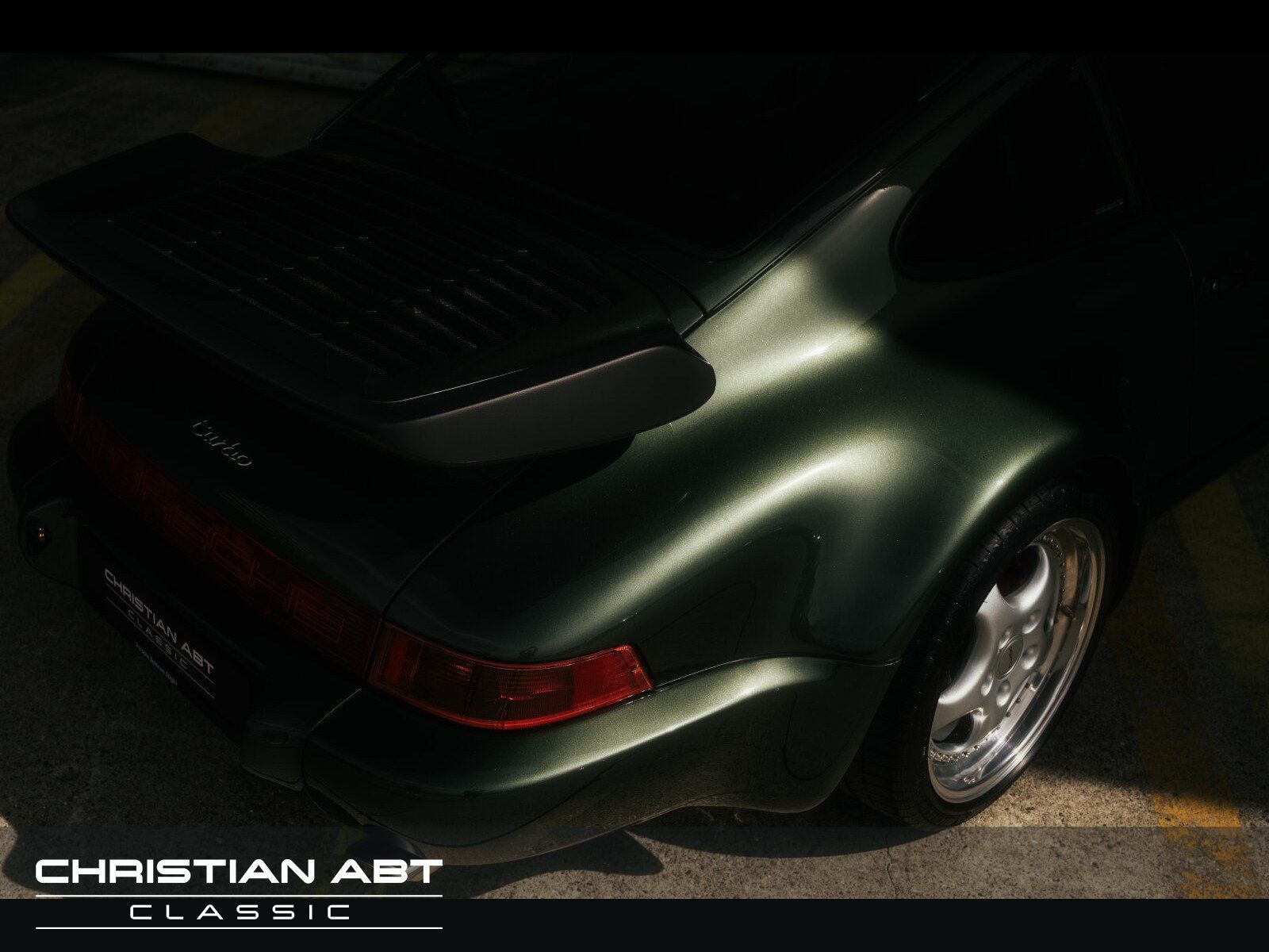 Fahrzeugabbildung Porsche 964 Turbo oak green metallic * perfekter Zustand