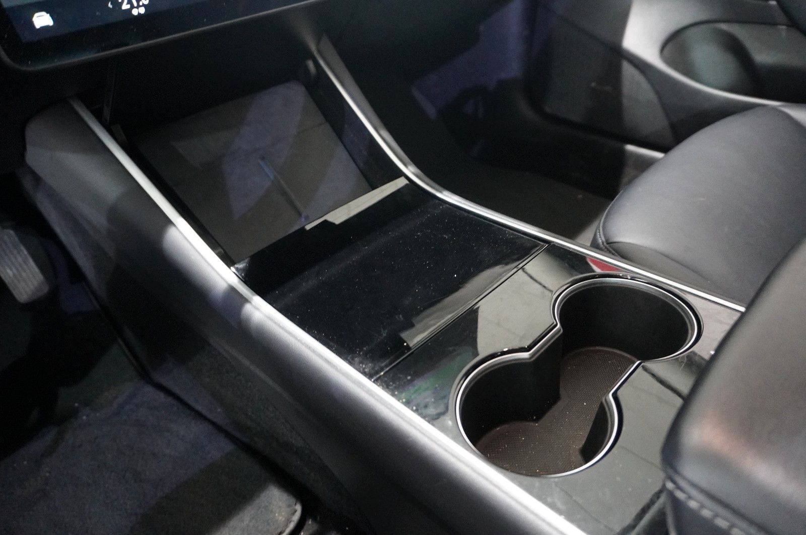 Fahrzeugabbildung Tesla Model 3 Standard Range Plus NAVI/KAMERA/DAB/AHK