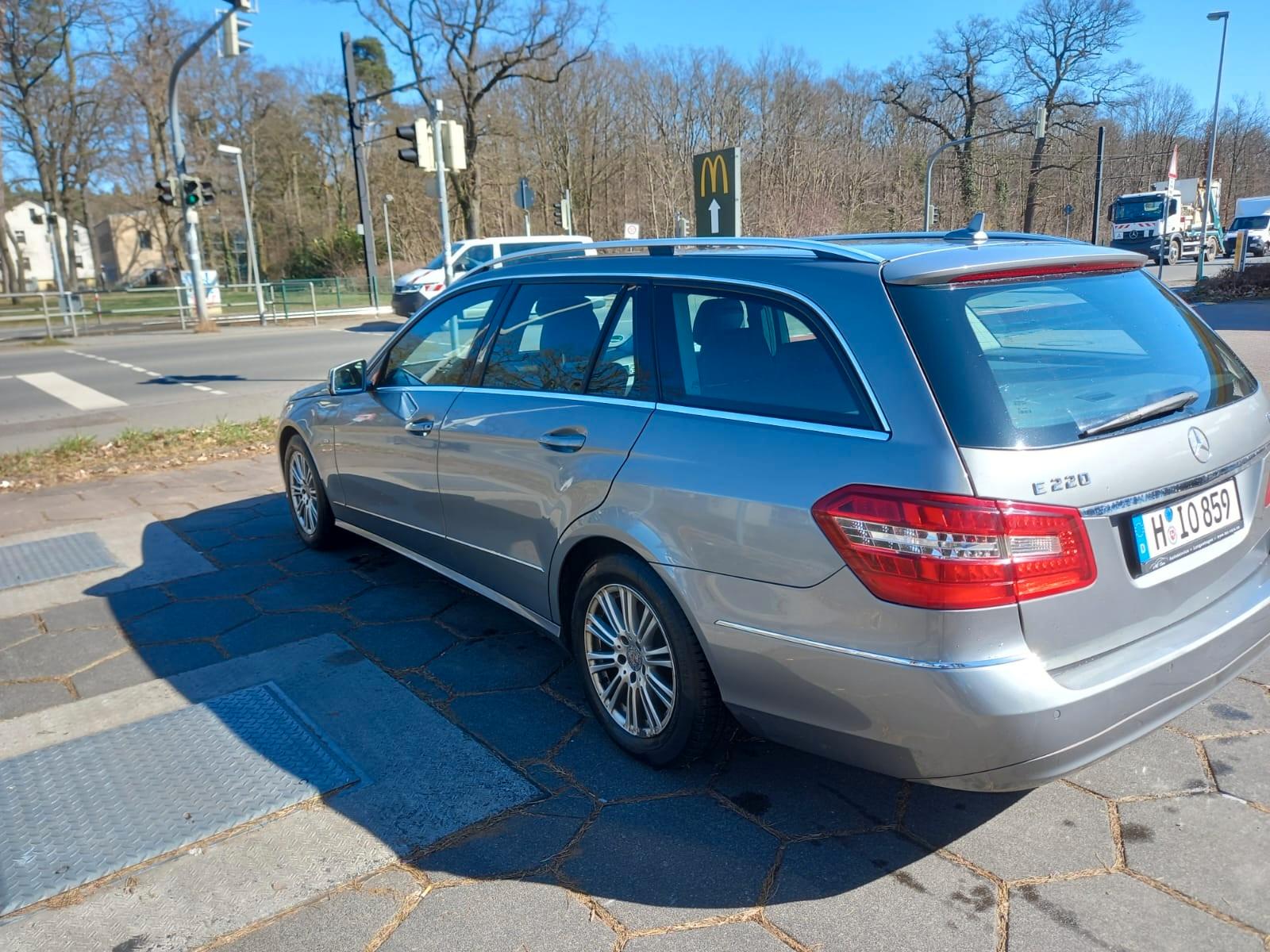 Mercedes-Benz E 220 CDI T BlueEFFICIENCY ELEGANCE ELEGANCE