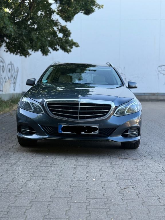 Image of Mercedes-Benz E 250