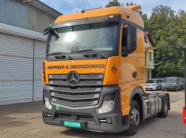 Mercedes Benz 1842