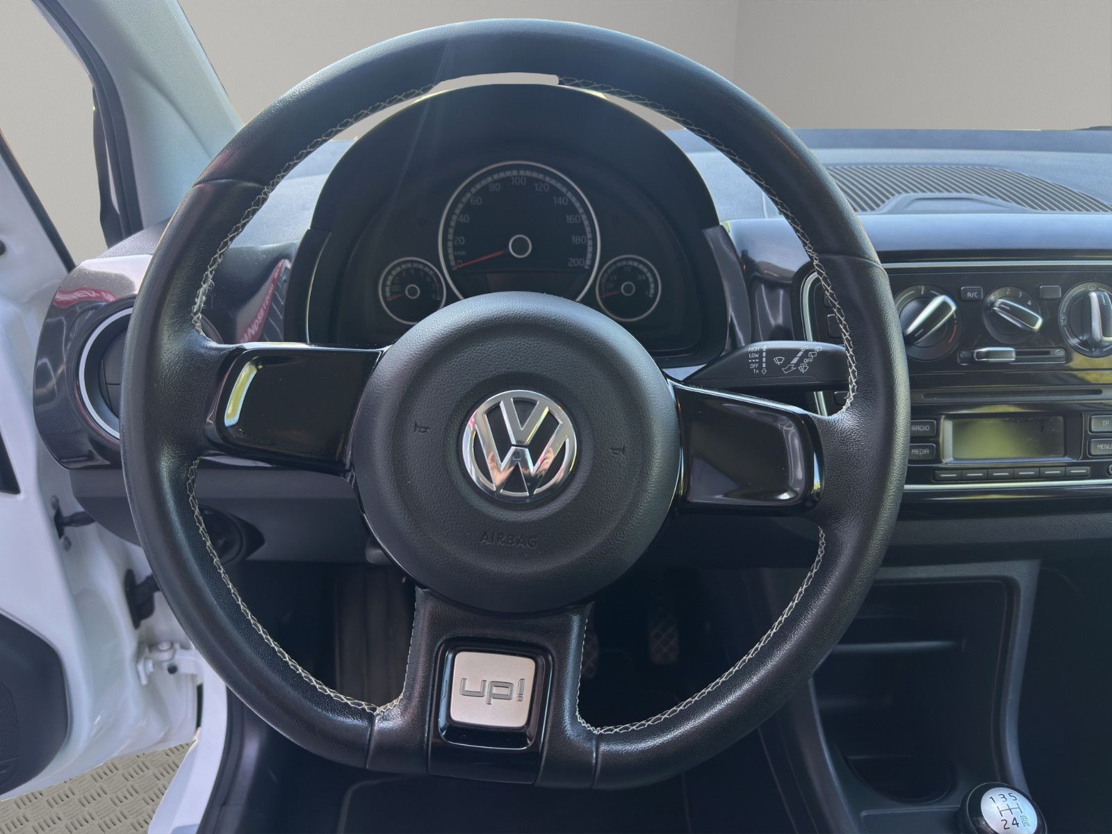 Fahrzeugabbildung Volkswagen up! cheer up! KLIMA 4-TÜRIG AUS 1.HAND