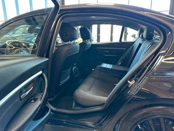MYAUTOCENTER – Gebraucht- und Jahreswagen mit Werkstattservice in Pfaffenhofen BMW 320 d Sport Line *LED*PDC*Navi*