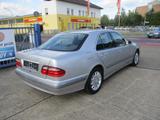 Mercedes-Benz E 240 Automatik.Elegance.Top Gepflegt.Wenig KM. - Mercedes-Benz E 240 Gebrauchtwagen