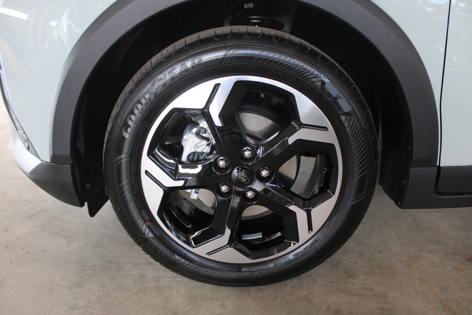Fahrzeugabbildung Ford Tourneo Courier ACTIVE Winter + FahrerAssistPak3