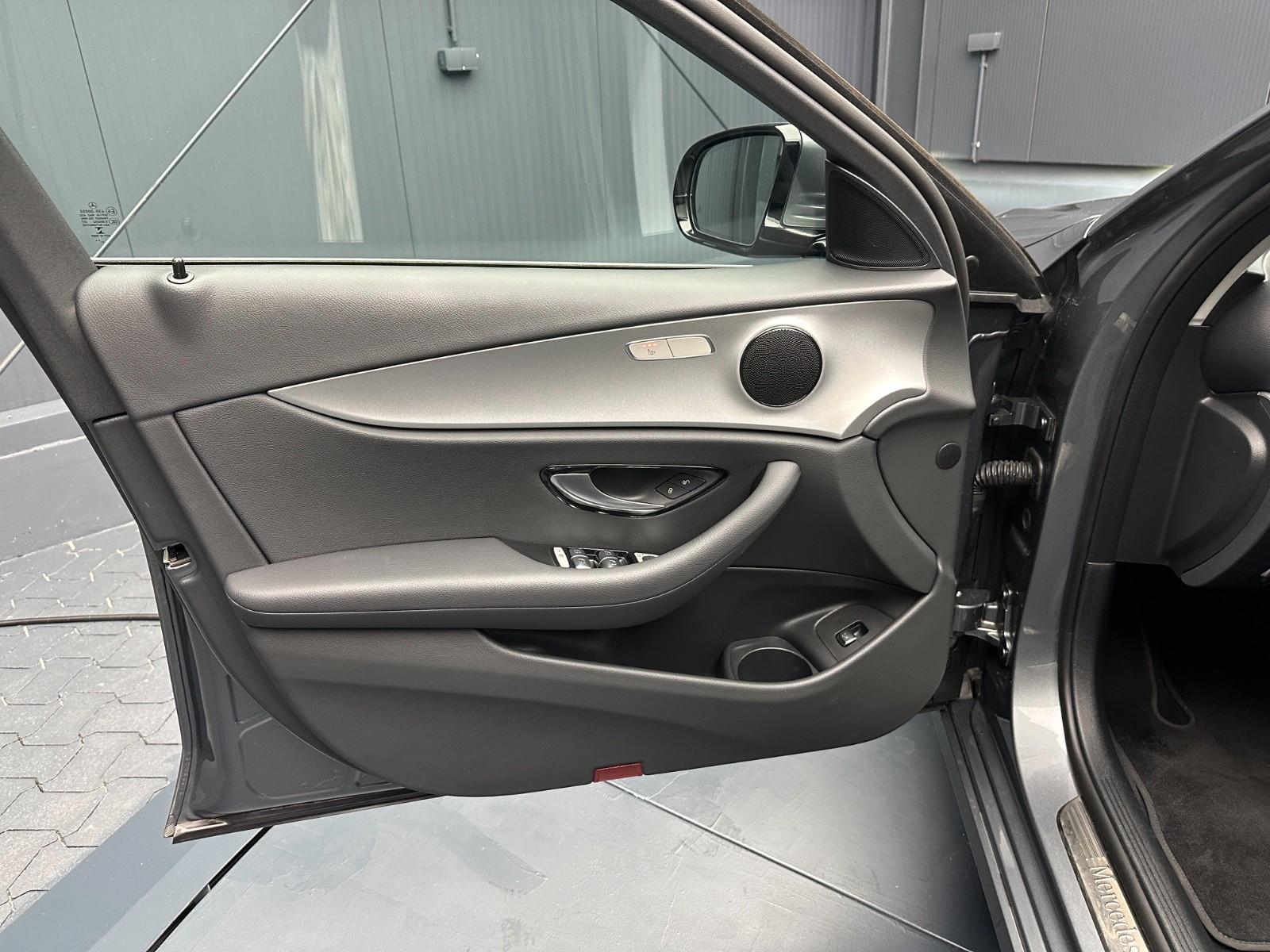 Mercedes-Benz E 220 d T 4Matic Avantgarde *LEDER*HuD*360*NAVI*