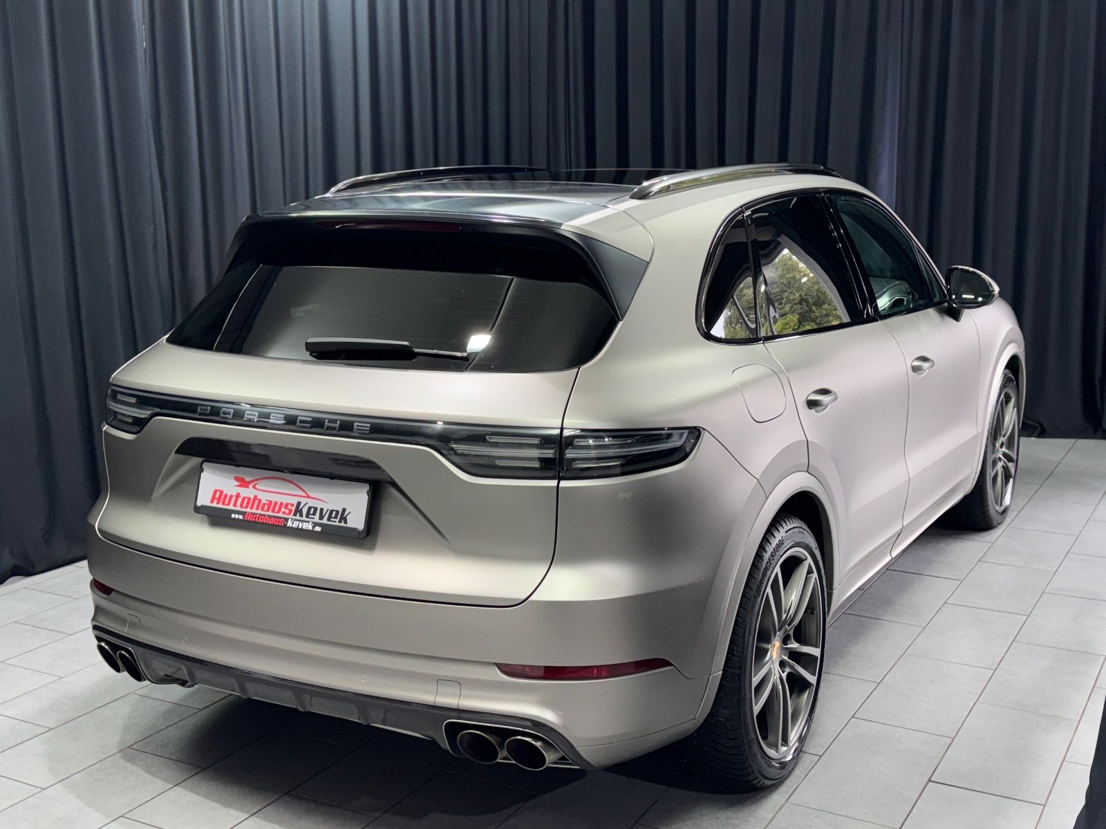 Fahrzeugabbildung Porsche Cayenne S|FACELIFT|PANO|18-WEGE|BOSE|MATRIX|