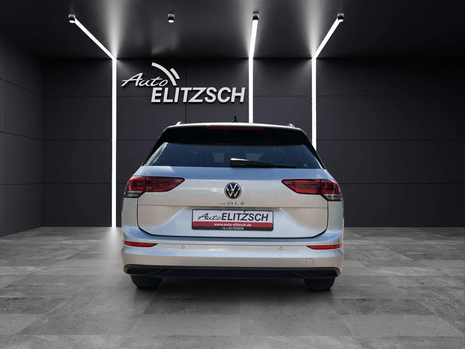 Fahrzeugabbildung Volkswagen Golf VIII Variant TDI Life DSG LED Navi ACC AHK