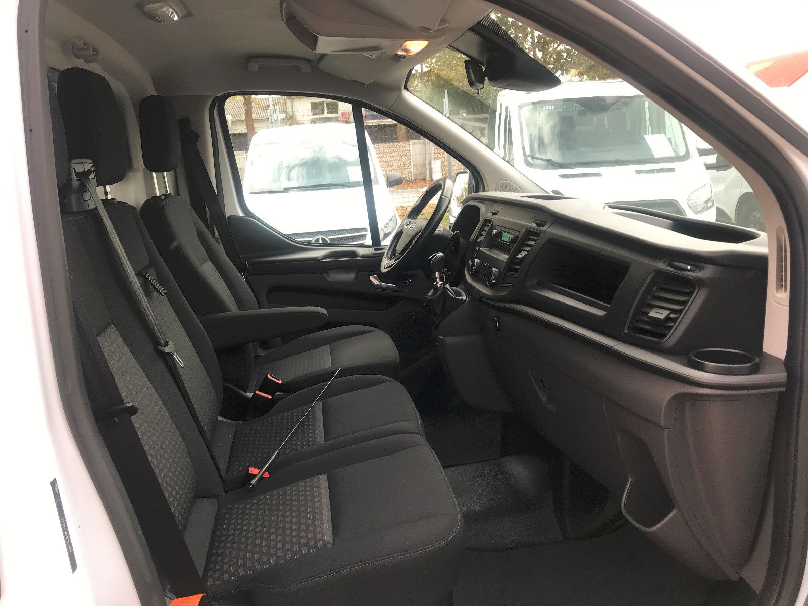 Fahrzeugabbildung Ford TransitCustomKasten340 L1Trend,AHK,STH,PDC,LED