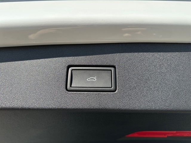 Fahrzeugabbildung Volkswagen Tayron 2.0TDI DSG 4Motion R-Line AHK+PANO+STDHZG