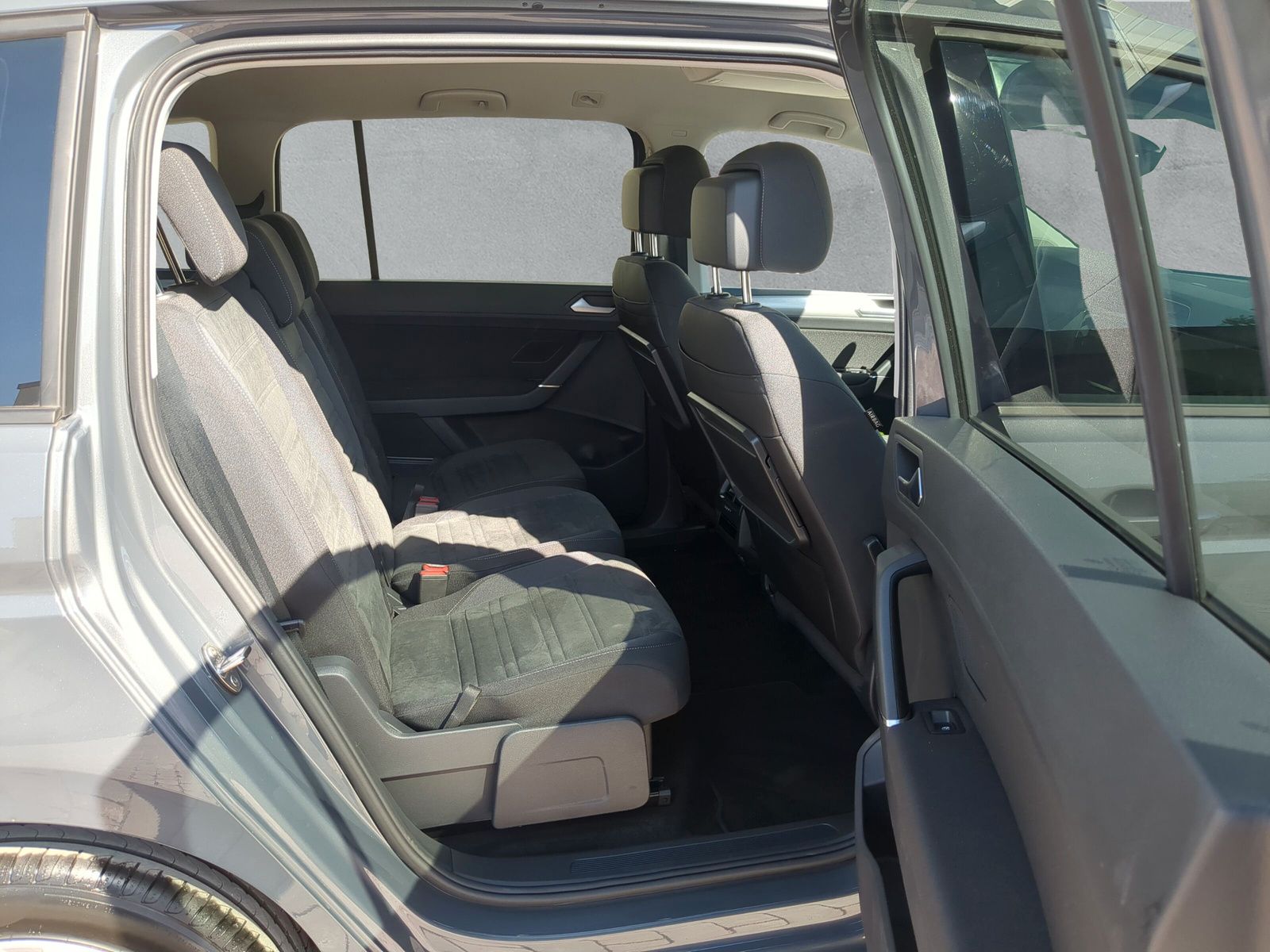 Fahrzeugabbildung Volkswagen Touran 2.0 TDI DSG AHK elek. Heckkl. SHZ