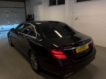 Mercedes E 200 - 2