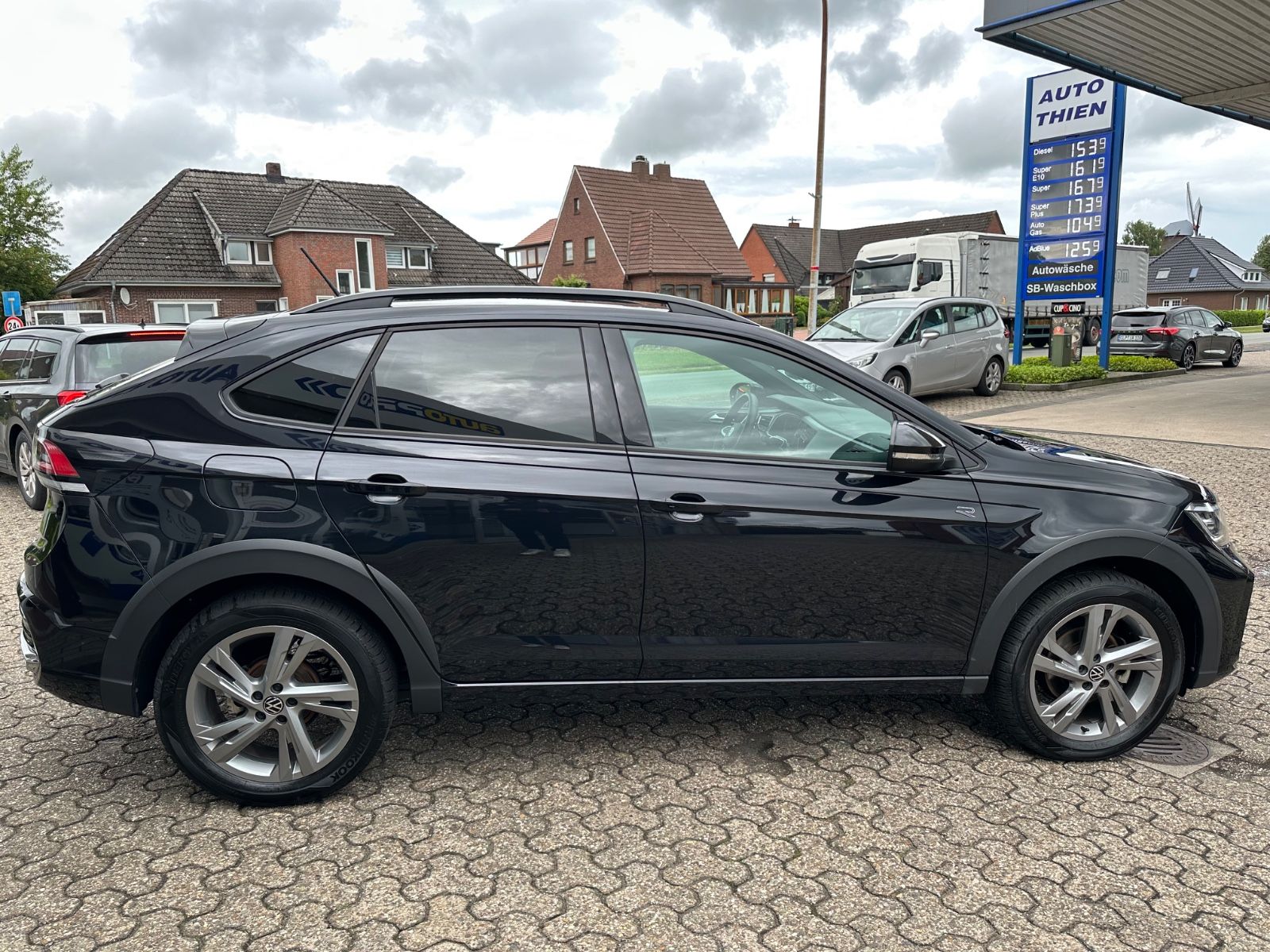 Fahrzeugabbildung Volkswagen Taigo 1.0 TSI R-Line DSG ACC/Matrix/IQ/Shzg./17"