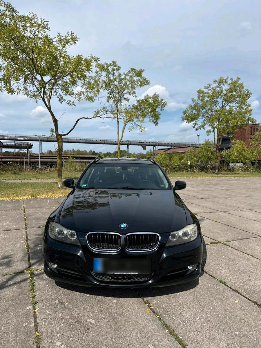 BMW 318, 2009