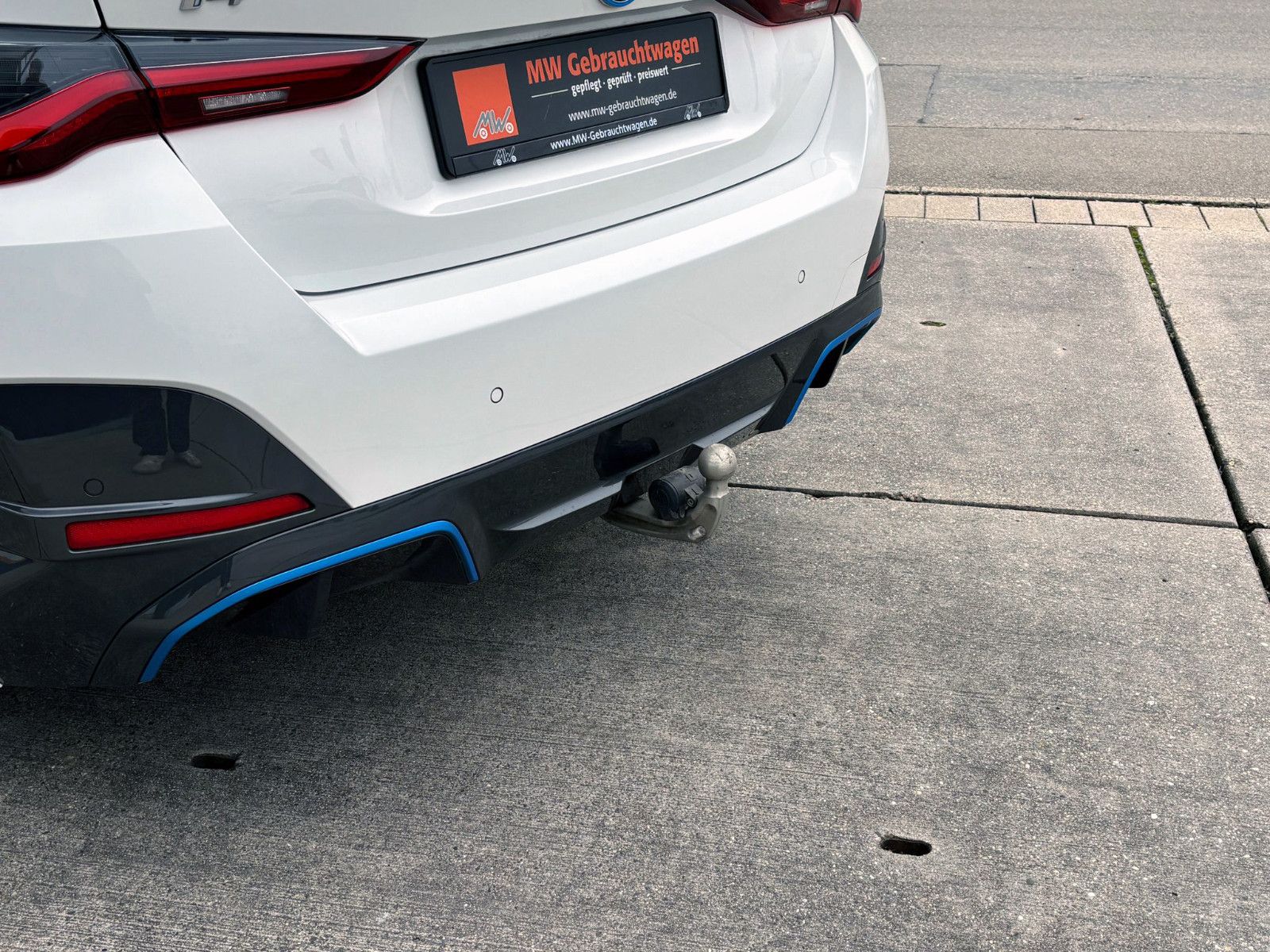 Fahrzeugabbildung BMW i4 eDrive40 Gran Coupe M-Sport LED AHK KAM ACC