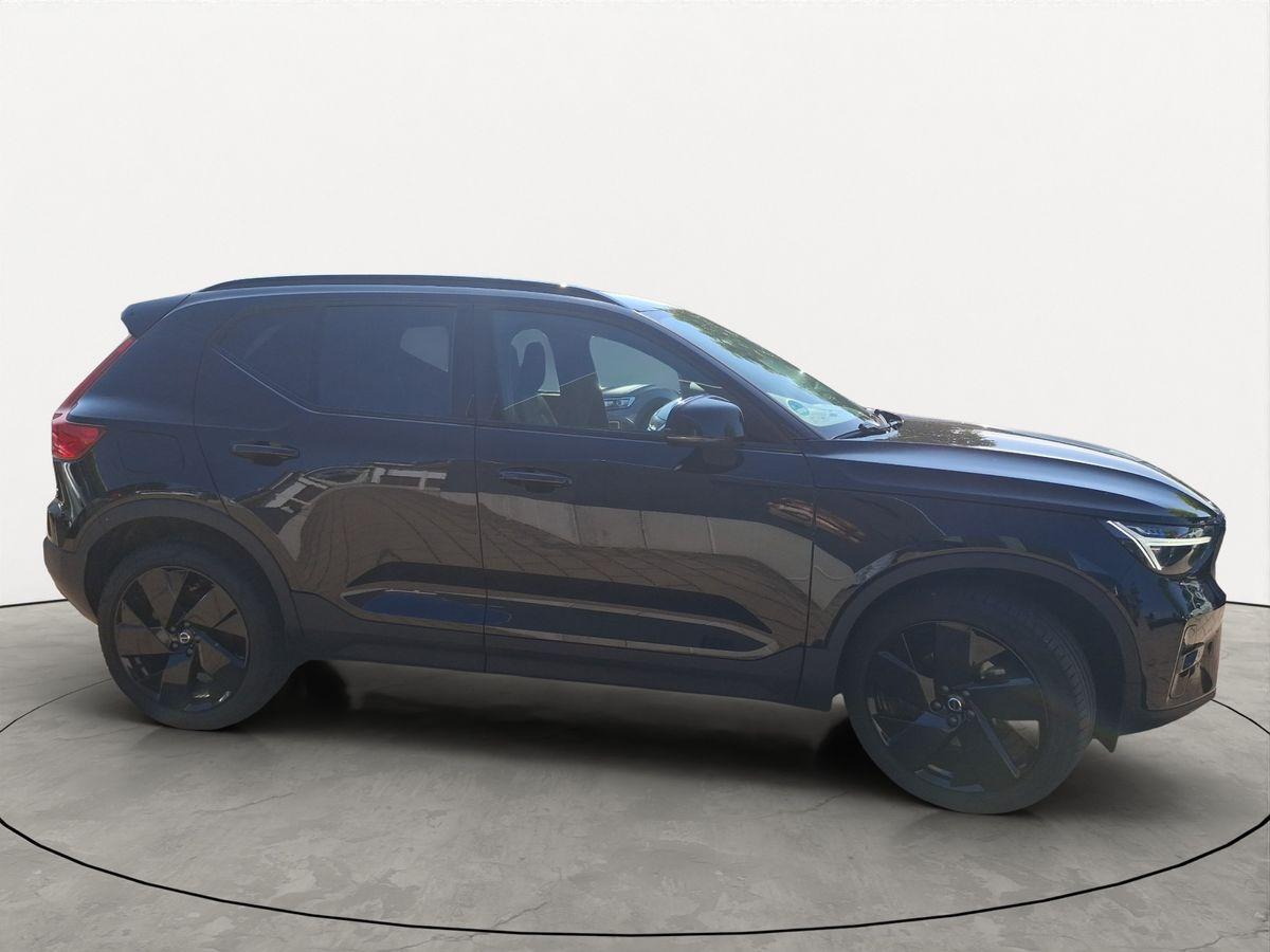 Volvo XC40 B3 Black Edition Plus 360° PANO AHK H/K 20"