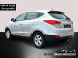 Hyundai ix35 Style AWD /E42 - Hyundai ix35 mit Diesel-Antrieb: Geländewagen, Style