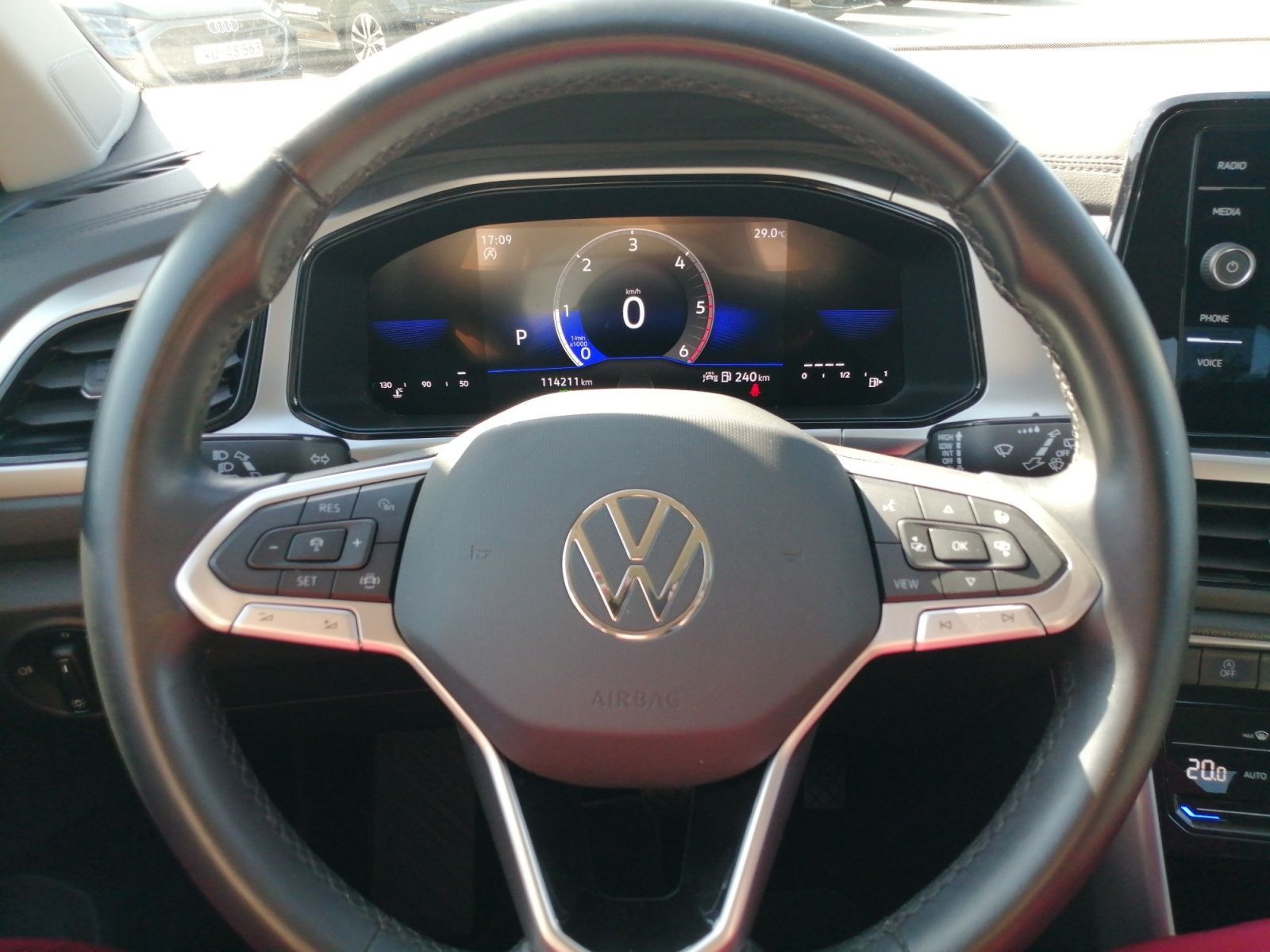 Volkswagen T-Roc - Bild 12