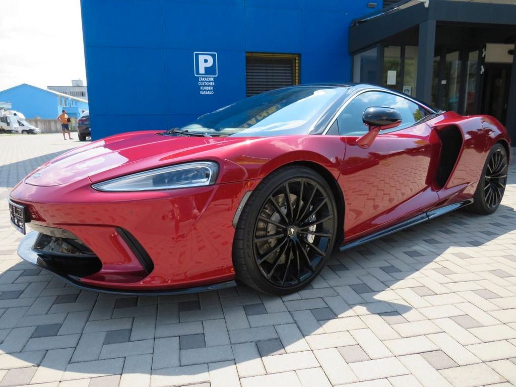 Image of McLaren GT