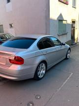 BMW E90 320d - BMW 320 aus 2006: 320d