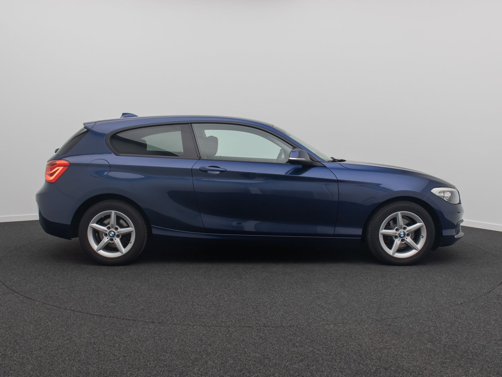 Fahrzeugabbildung BMW 116i Advantage Geschwindigreg PDC Sitzhzng Klima