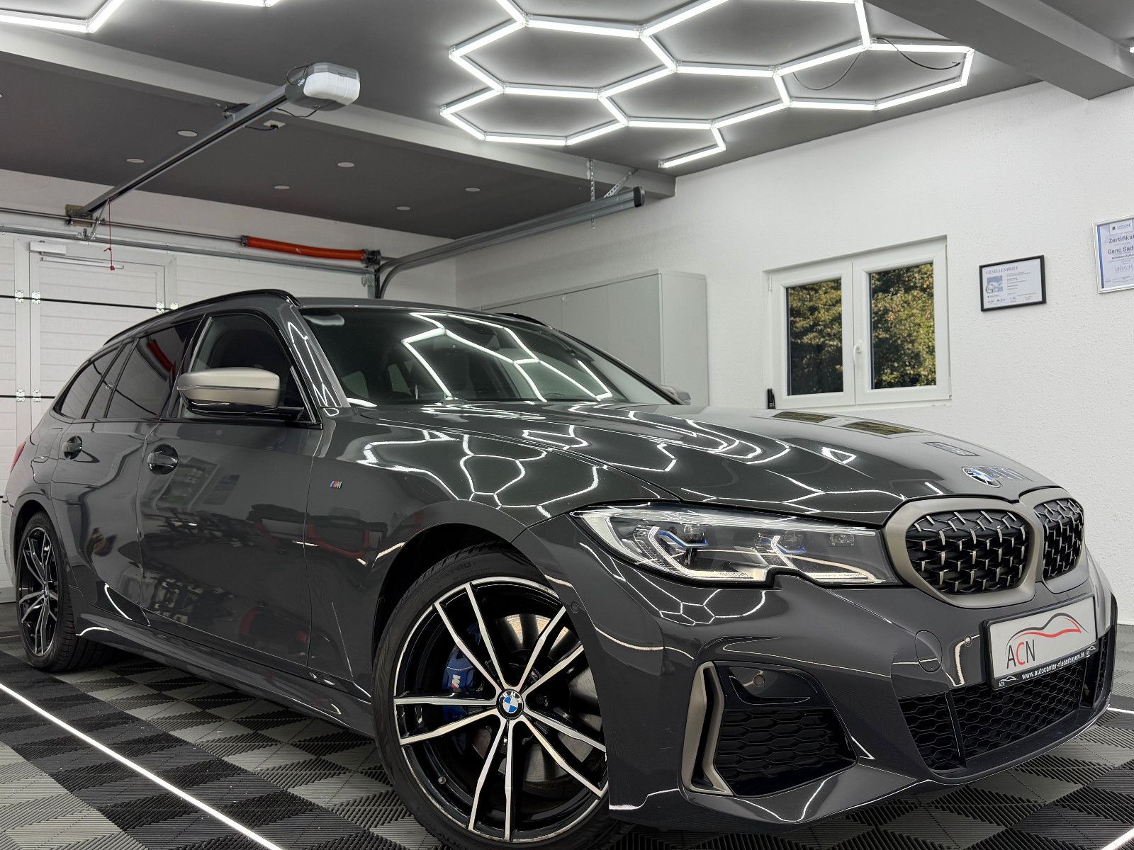 Fahrzeugabbildung BMW M340 d xDrive/LASER/HuD/STHZ/VRTL+/DAB+/AMBI/H&K