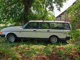 Volvo P245 Kombi - Volvo 245 mit Benzin-Antrieb
