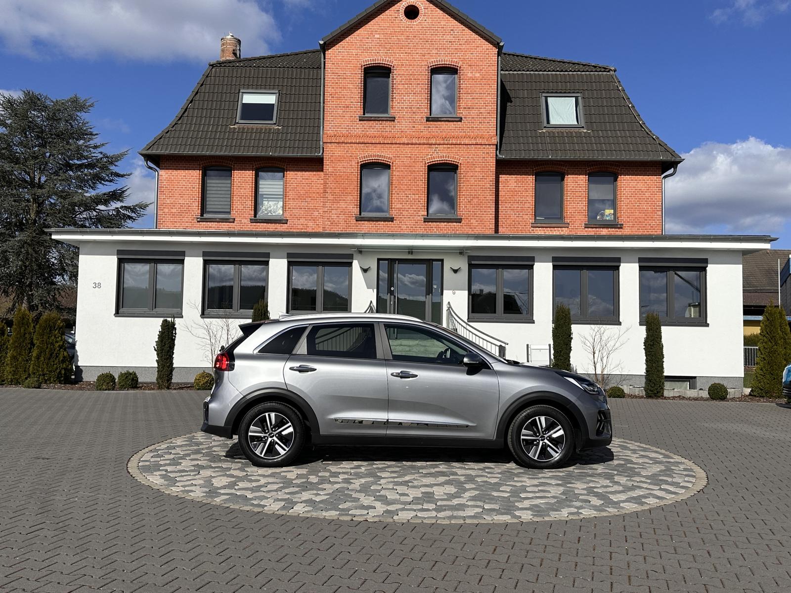 Kia Niro Spirit Plug-in LED NAVI PANO MEMO JBL AHK 