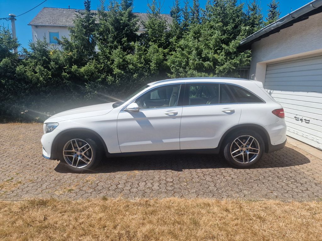 Image of Mercedes-Benz GLC 220