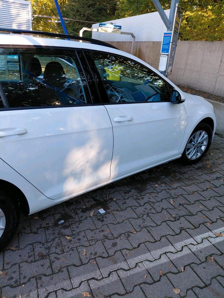 Volkswagen Golf 2015 — салон