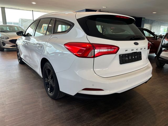 Fahrzeugabbildung Ford Focus Turnier Cool & Connect*RFK*SHZ*8-FACH*1.HD