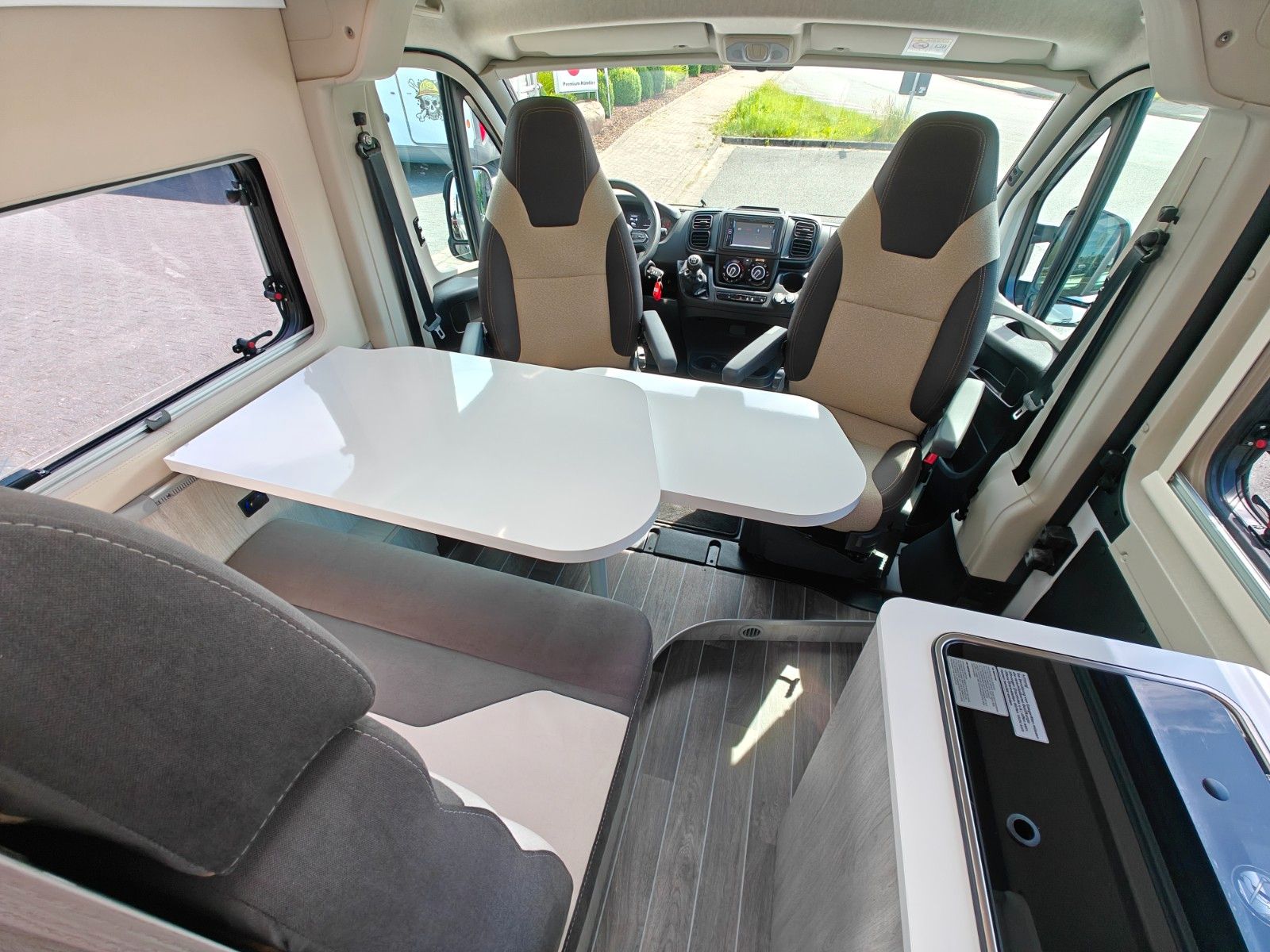 Fahrzeugabbildung Roller Team Livingstone 5 - Doppel-Etagenbett, SAT, TV -
