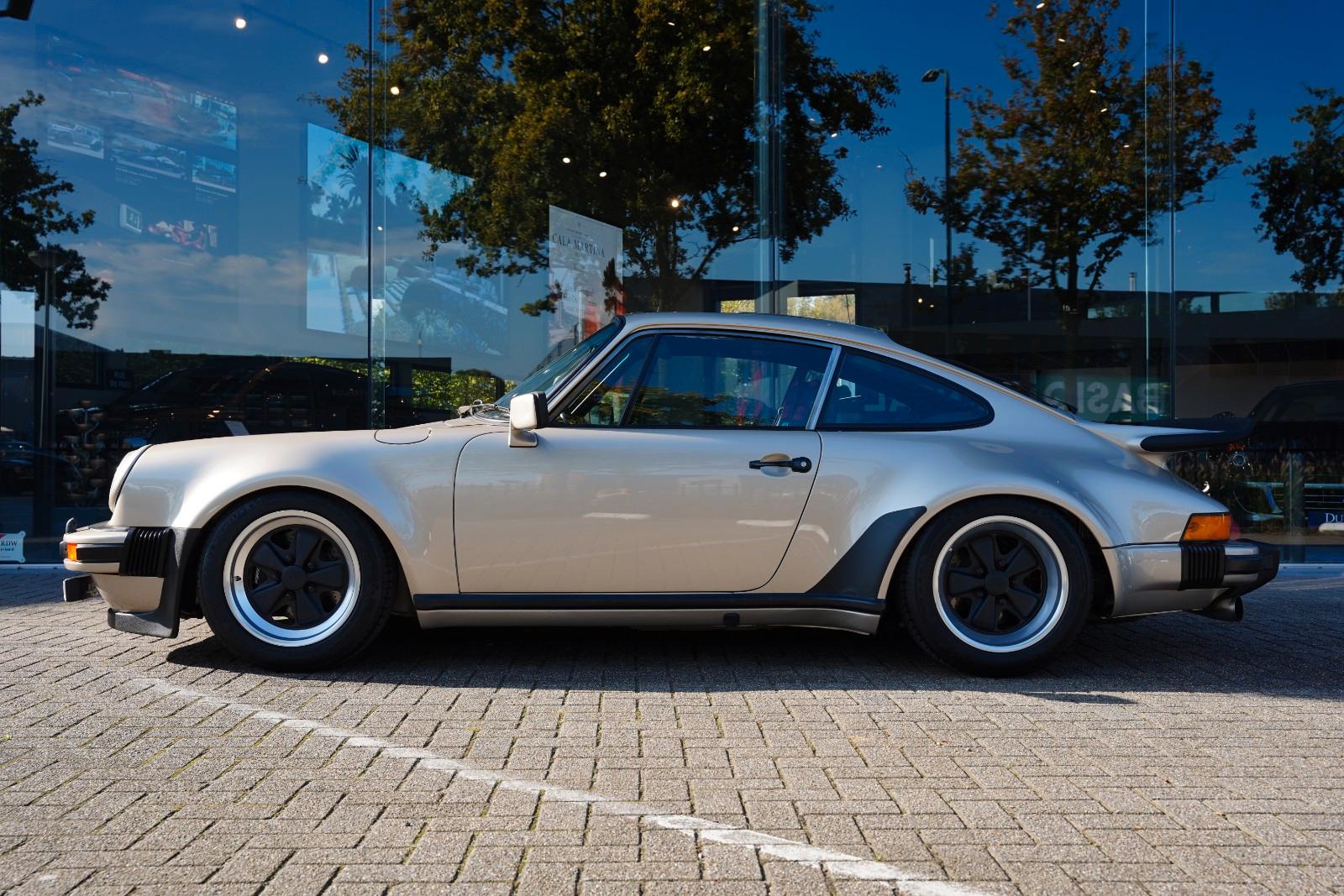 Porsche 911 930 3.0 Turbo Coupe Hell Bronze / Tartan
