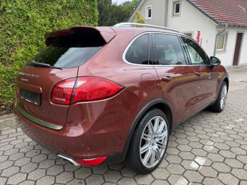 Porsche Cayenne - 2