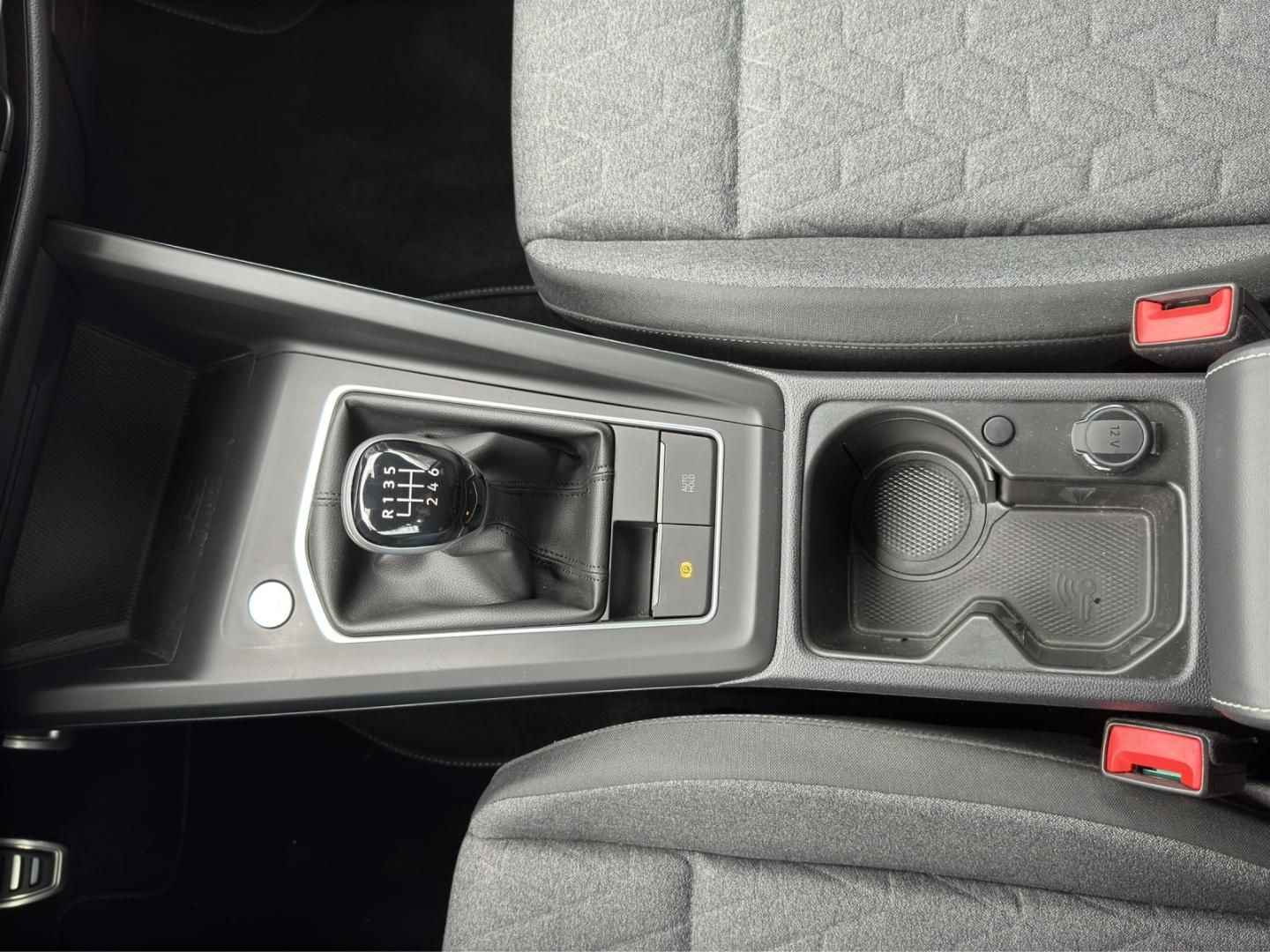 Fahrzeugabbildung Volkswagen Golf MOVE VIII 1.0 TSI Move ,RFK, GJR,SH, Climat